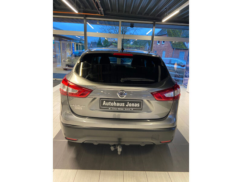 Nissan Qashqai N-Connecta mit AHK