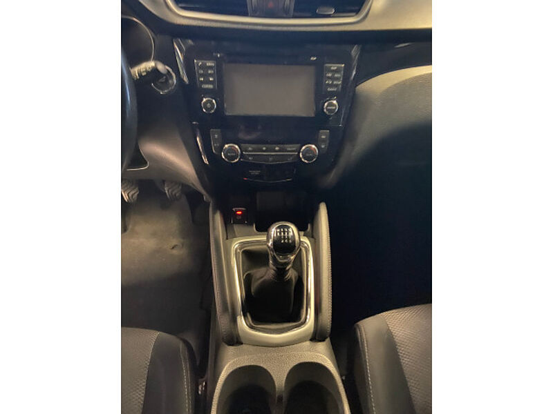 Nissan Qashqai N-Connecta mit AHK